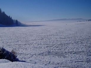 Le lac des Taill�res en hiver