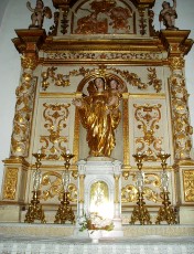 Le retable de Marie avec le p�lican mystique